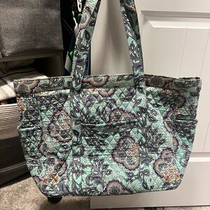 Vera Bradley Large Tote in Fan Flowers